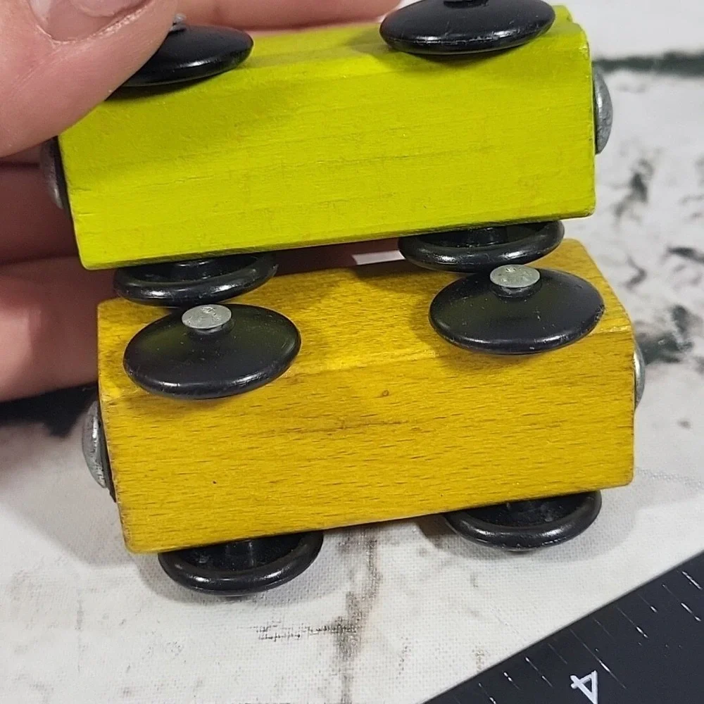 Vintage‎ Magnet Wooden Train Cars Pieces Replacements Lot of 4 Flaws